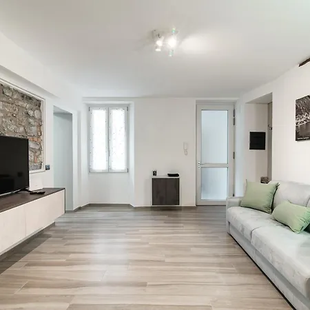 Olimpia Via Vitani - The House Of Travelers * Como