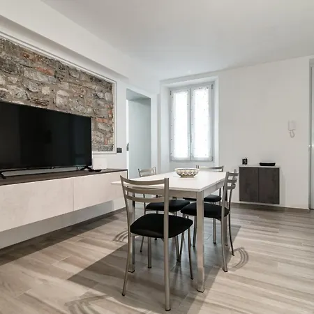 Olimpia Via Vitani - The House Of Travelers Apartment Como